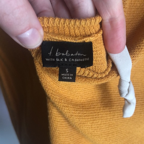 Aritzia Babaton Bailey Sweater (size small) - Picture 3 of 3